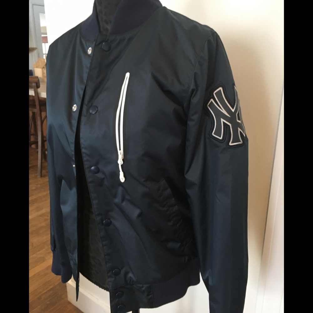 Nike MLB Yankees jacket.